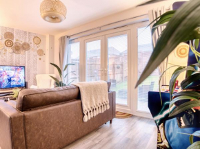 Leeds getaway with hot tub & gaming room
